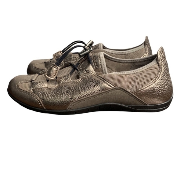 Ecco Bluma Toggle Sneakers - Picture 2 of 10